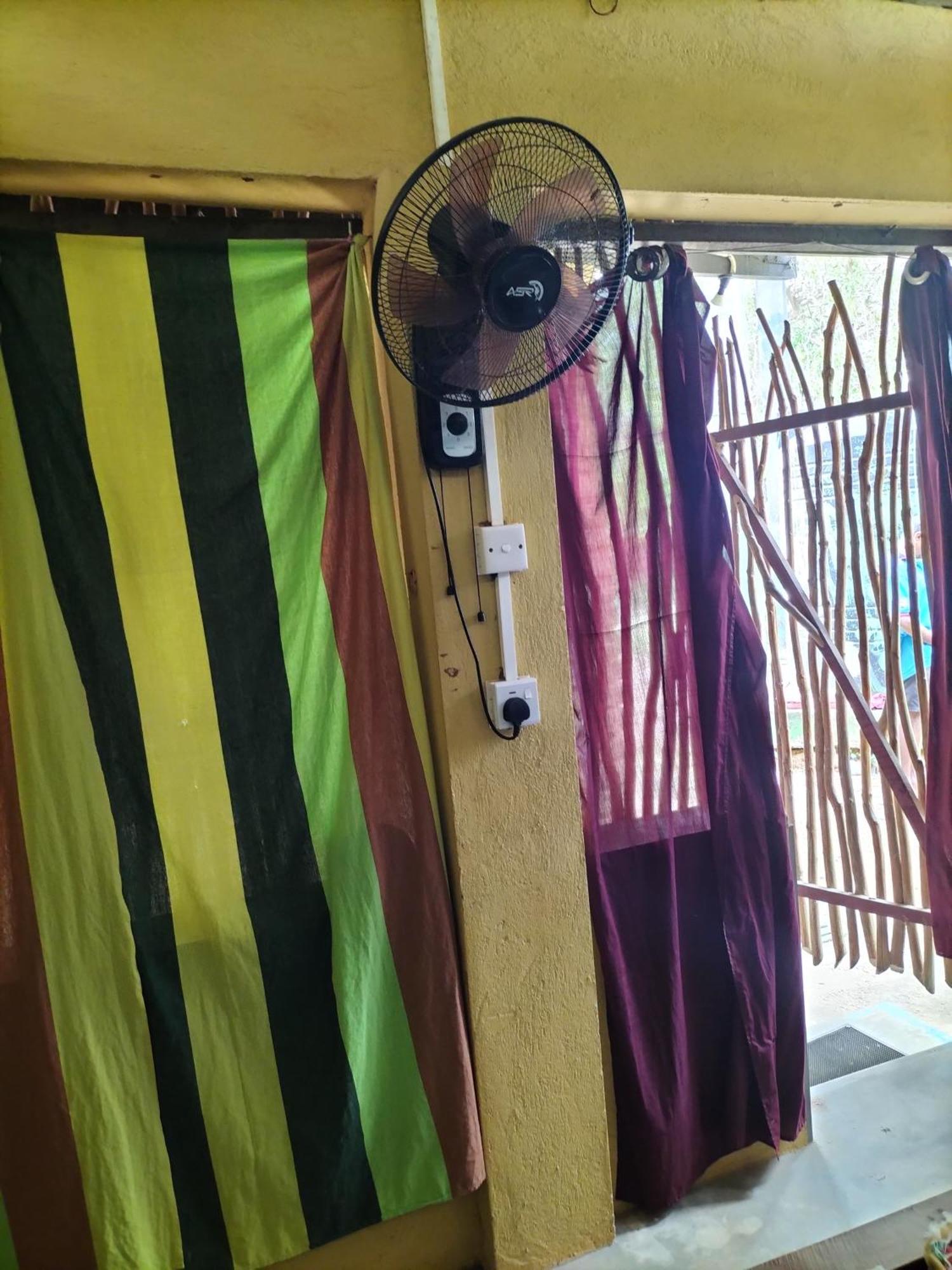 Yala Ying Yang Hostel & Camping ภายนอก รูปภาพ
